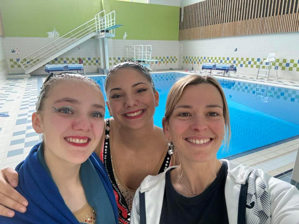 Peut être une image de nage et piscine